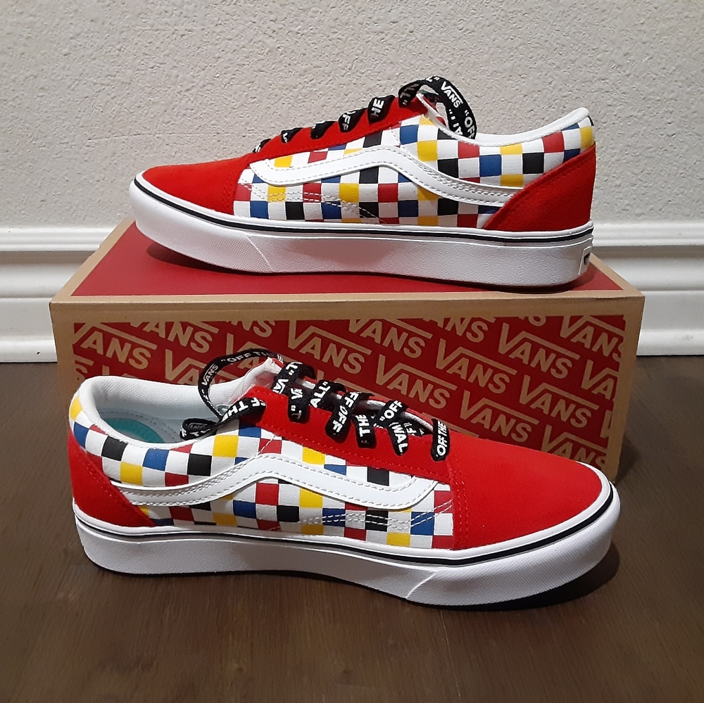 Vans - Picture 3 of 4